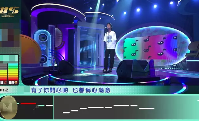 挑戰《分分鐘需要你》，金凱明顯將歌聲刻意壓低。