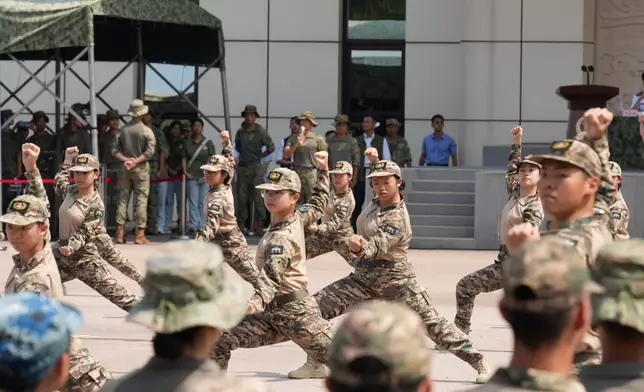 第十九屆香港青少年軍事夏令營暨第十三屆香港大學生軍事生活體驗營星期日（8月16日）舉行結業典禮。巴士的報記者攝