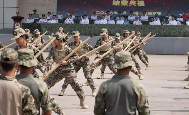 第十九屆香港青少年軍事夏令營暨第十三屆香港大學生軍事生活體驗營星期日（8月16日）舉行結業典禮。巴士的報記者攝