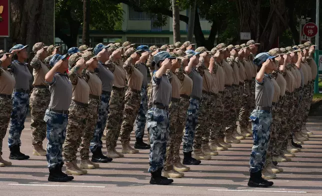 第十九屆香港青少年軍事夏令營暨第十三屆香港大學生軍事生活體驗營星期日（8月16日）舉行結業典禮。巴士的報記者攝