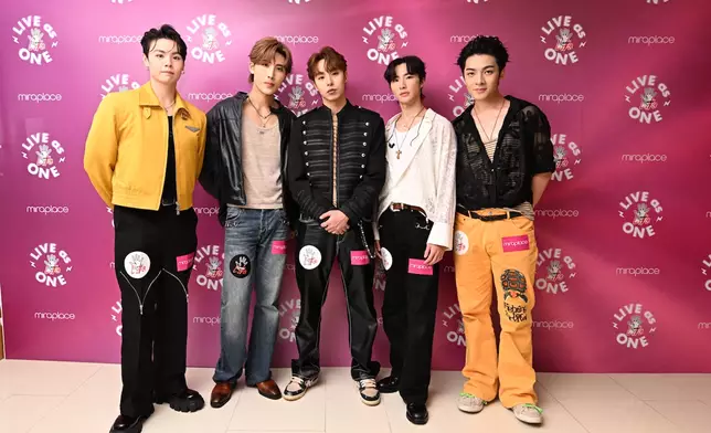 新晉男團SURFIVE