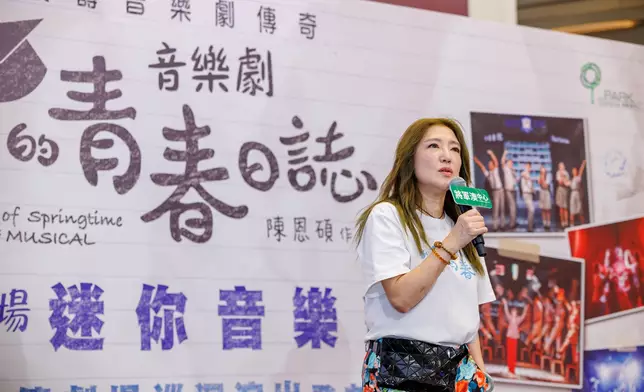 關寶慧演唱《我們的青春日誌》劇中歌曲《可惜青春回不去》。