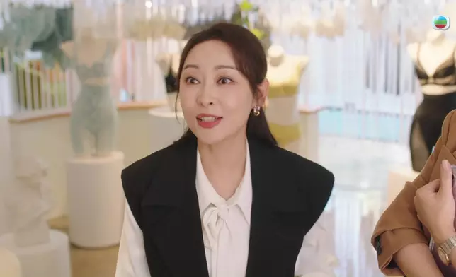 楊卓娜驚訝被點名做塑身衣模特兒。