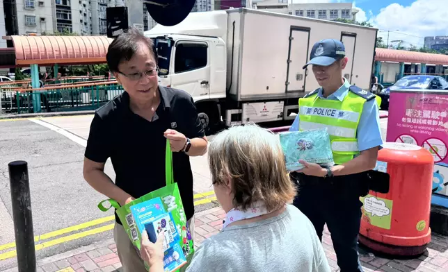 新界北總區交通部聯同各區警民關係組人員，各區區議員、輕鐵代表、香港交通安全隊及耆樂警訊等多個運輸業代表，攜手推出一系列創意交通安全宣傳活動。