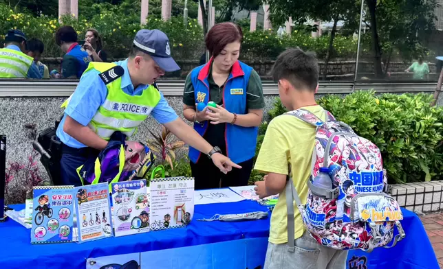 新界北總區交通部聯同各區警民關係組人員，各區區議員、輕鐵代表、香港交通安全隊及耆樂警訊等多個運輸業代表，攜手推出一系列創意交通安全宣傳活動。