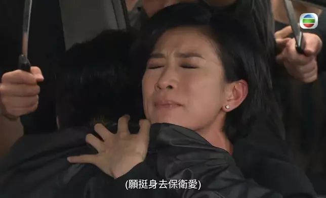 阿佘飾演「釘姐」、林峯飾演「爆Seed」。