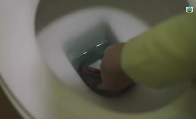 郭柏妍親身上陣拍呢幕戲真係好敬業。