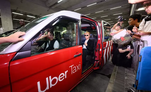 廣告靈感源自其歌曲中「Uber早到」遺憾。