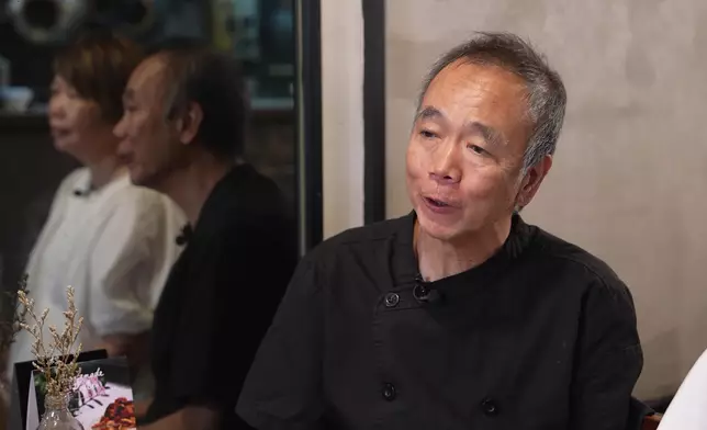 張生藉着節目向女兒表白。
