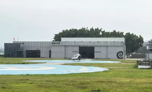 億航EH216飛行器降落。該機型亦參與到香港低空經濟「監管沙盒X」首批試點項目。巴士的報記者攝