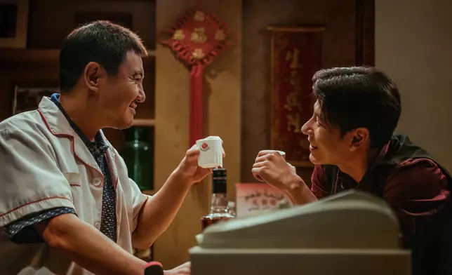 沈騰今次突破過往純喜劇形象，演繹在戰火中掙扎求存的小人物，展現細膩演技。