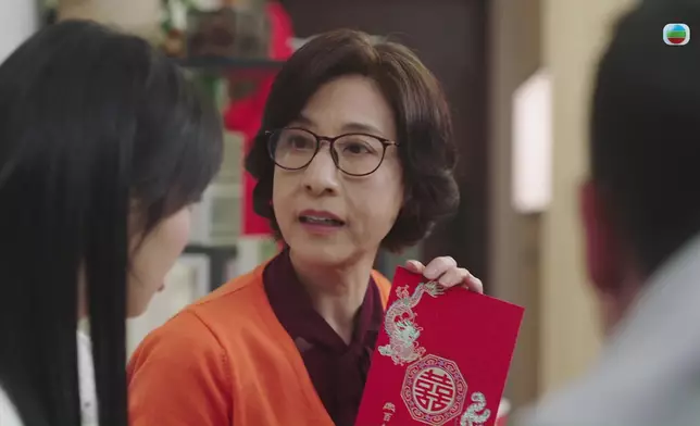 郭柏妍想用白色囍帖，但林漪娸一定要用紅色。