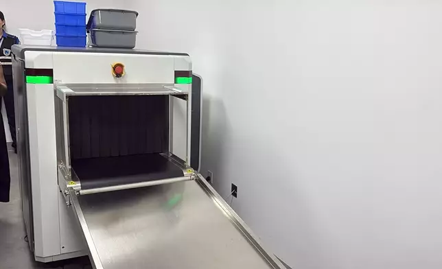 南光物流（橫琴）中心內的澳門國際機場橫琴前置貨站航空打板業務先行先試區。巴士的報記者攝