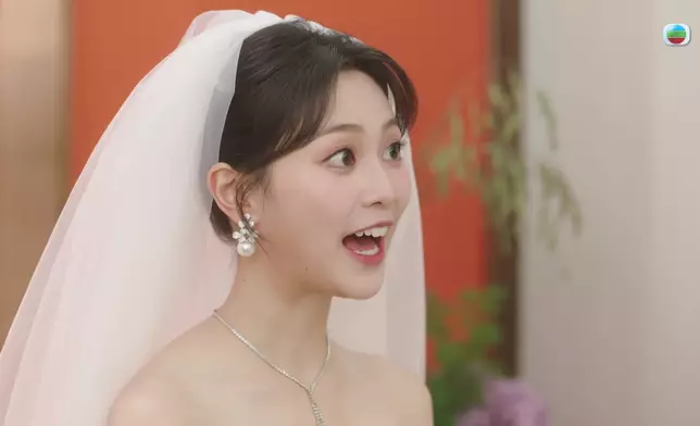 郭柏妍又嬲又笑，不停轉換情緒，非常考演技。