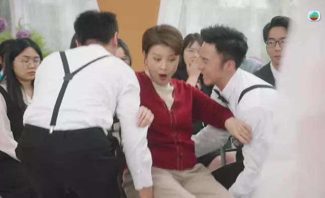 黎燕珊賴死唔走。