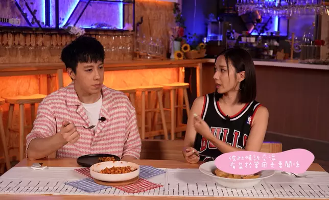 她又分享與老公相戀21年的婚姻保鮮法。