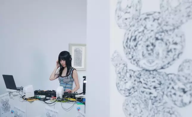 白安近期與日本藝術家KYOTARO、韓國R&B歌手g0nny及DJ Ao Wu跨界合作。
