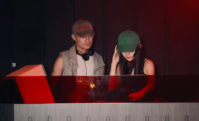 白安並與Ao Wu共演DJ秀，展現不同以往的音樂面貌。