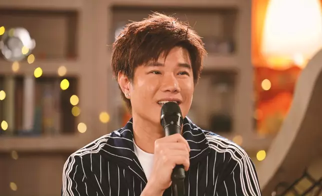 新歌《迷戀有害》曲風迷幻，張與辰唱出誘惑魅力。