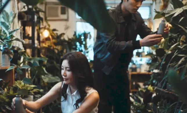 吳若希（Jinny）推出新歌《再見嗎？》，延續「再見」系列主題。