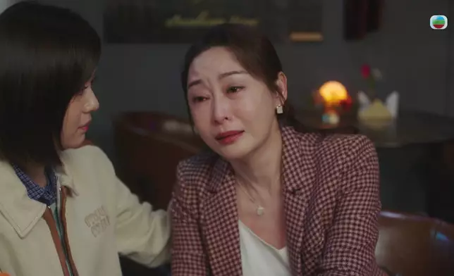 講起兒子，楊卓娜露出「絕望的笑容」。