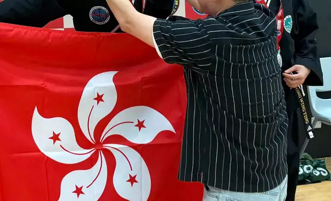 首度奪金。