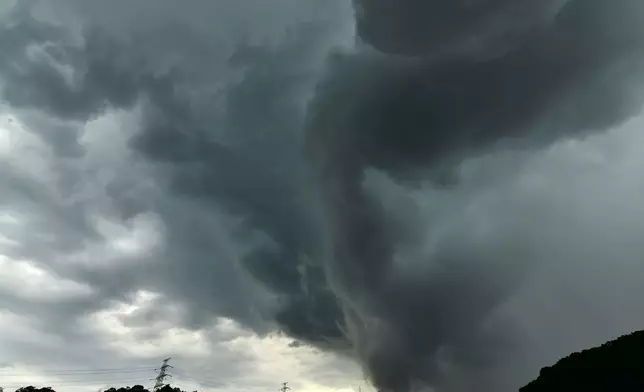 市民捕捉罕見弧狀雲 天文台解構暴風雨前兆