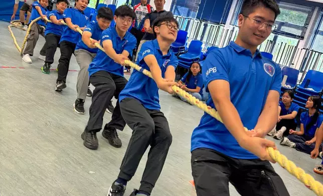 警察樂隊少年團體驗拔河 60團員分組對決煉團隊精神