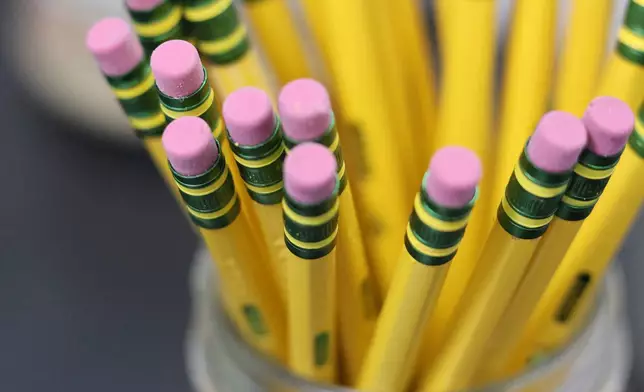 2026年8月6日周四，亞利桑那州弗拉格斯塔夫BASIS學校的小學課室擺滿了學習用品。(美聯社圖片/Cheyanne Mumphrey) AP圖片