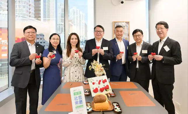 政務司司長出席荃灣社區客廳開幕典禮致辭。 政府新聞處圖片