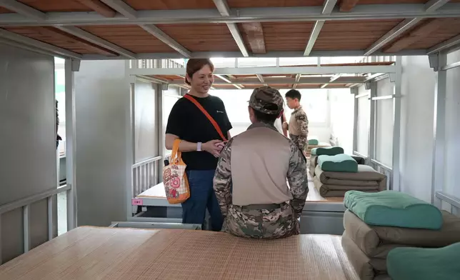 「2026年香港青少年軍事夏令營暨香港大學生軍事生活體驗營」周日8月16日結束。巴士的報記者攝