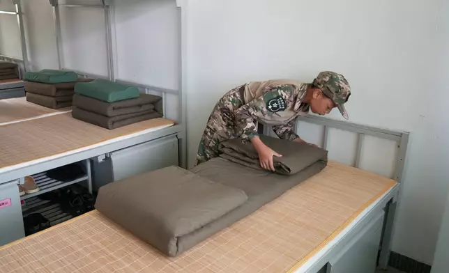 「2026年香港青少年軍事夏令營暨香港大學生軍事生活體驗營」周日8月16日結束。巴士的報記者攝