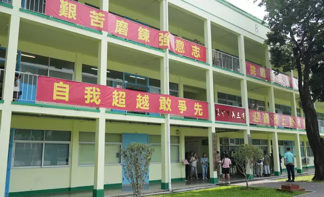 「2026年香港青少年軍事夏令營暨香港大學生軍事生活體驗營」周日8月16日結束。巴士的報記者攝