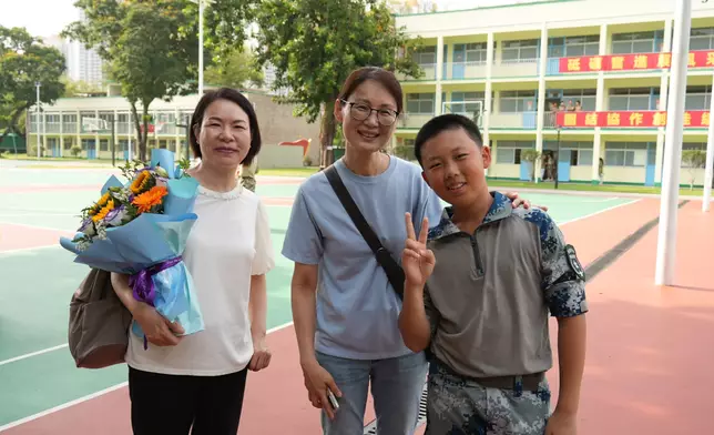 「2026年香港青少年軍事夏令營暨香港大學生軍事生活體驗營」周日8月16日結束。巴士的報記者攝