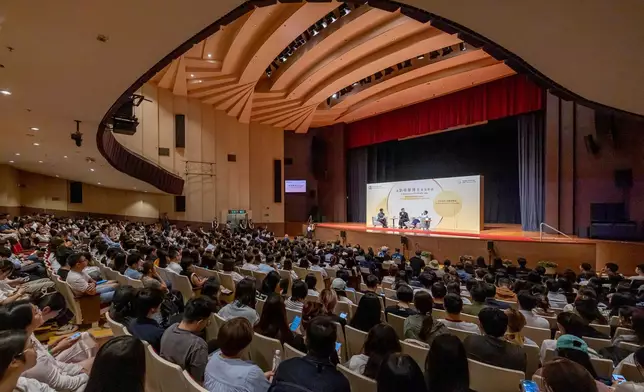 逾700名浸大學生及教職員出席參與劉德華博士的分享環節