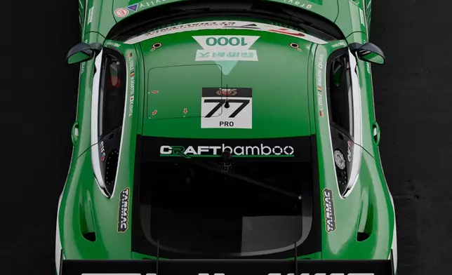 77號Mercedes-AMG GT3賽車後方俯視圖