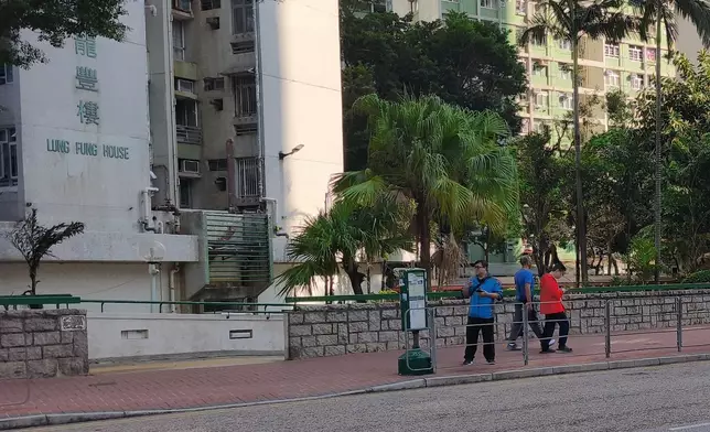 黃大仙龍豐樓附近的跨境巴士候車站點
