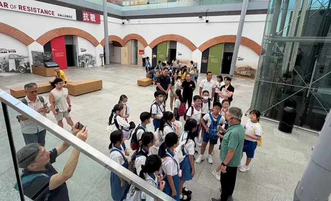 元朗區青年發展及公民教育委員會率學生參觀香港抗戰及海防博物館