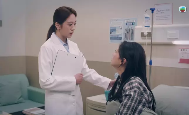 送院後證實小產，郭柏妍崩潰爆喊。