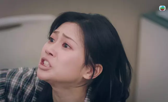 送院後證實小產，郭柏妍崩潰爆喊。