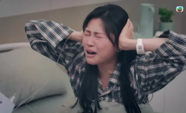 送院後證實小產，郭柏妍崩潰爆喊。