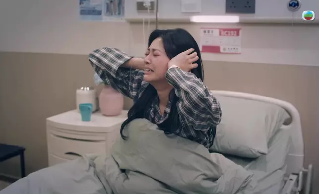 送院後證實小產，郭柏妍崩潰爆喊。
