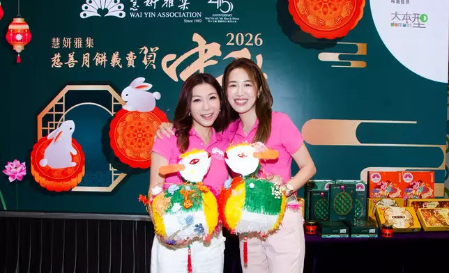 朱凱婷、岑杏賢預祝中秋快樂。