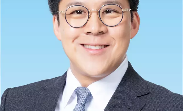 香港賽馬會新任董事霍啟剛。