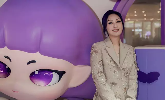 千嬅剖白曾在上海生活多年，當時正值人生瓶頸，讓她有機會沉澱自己。
