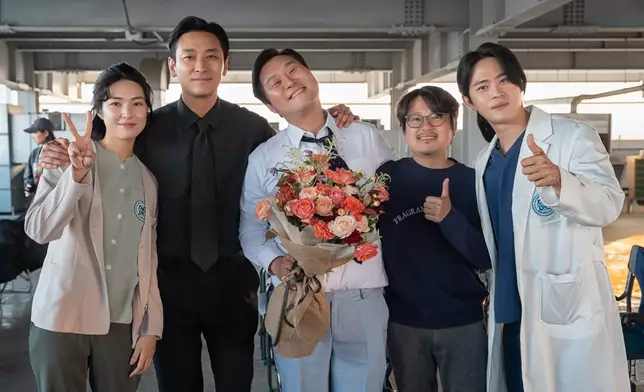 賀營主動退出《外傷重症中心》第2、3季拍攝。NetflixKorea圖片