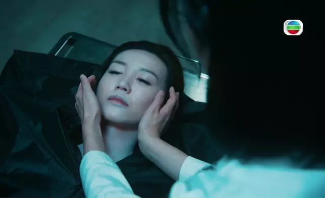 Jinny話佢呢場戲雖然飾演死屍，但佢都有畀Hera嘅傷心感染到而忍唔住喊咗。