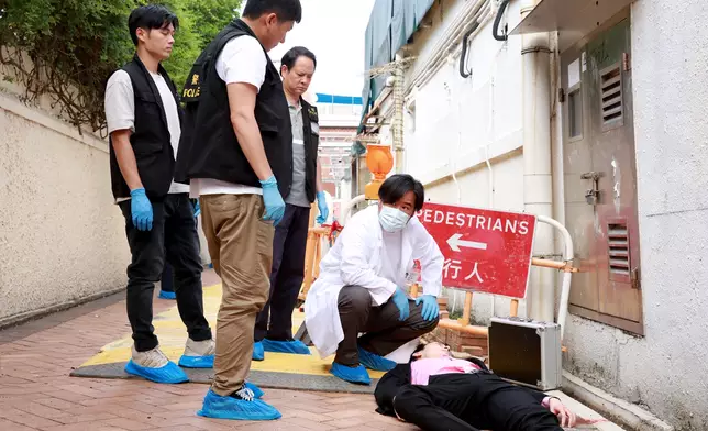 今次唔少拍攝現場嘅環境都好惡劣，但一眾演員都好專業咁應付同投入角色。