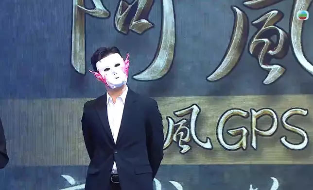 因為呢條擺明係熱身題，所以GM見到鏡頭都唔介意鬼馬咁打吓招呼，好Cute。
