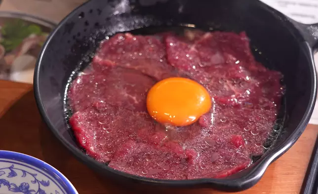 滑尾龍牛肉配蛋漿。
